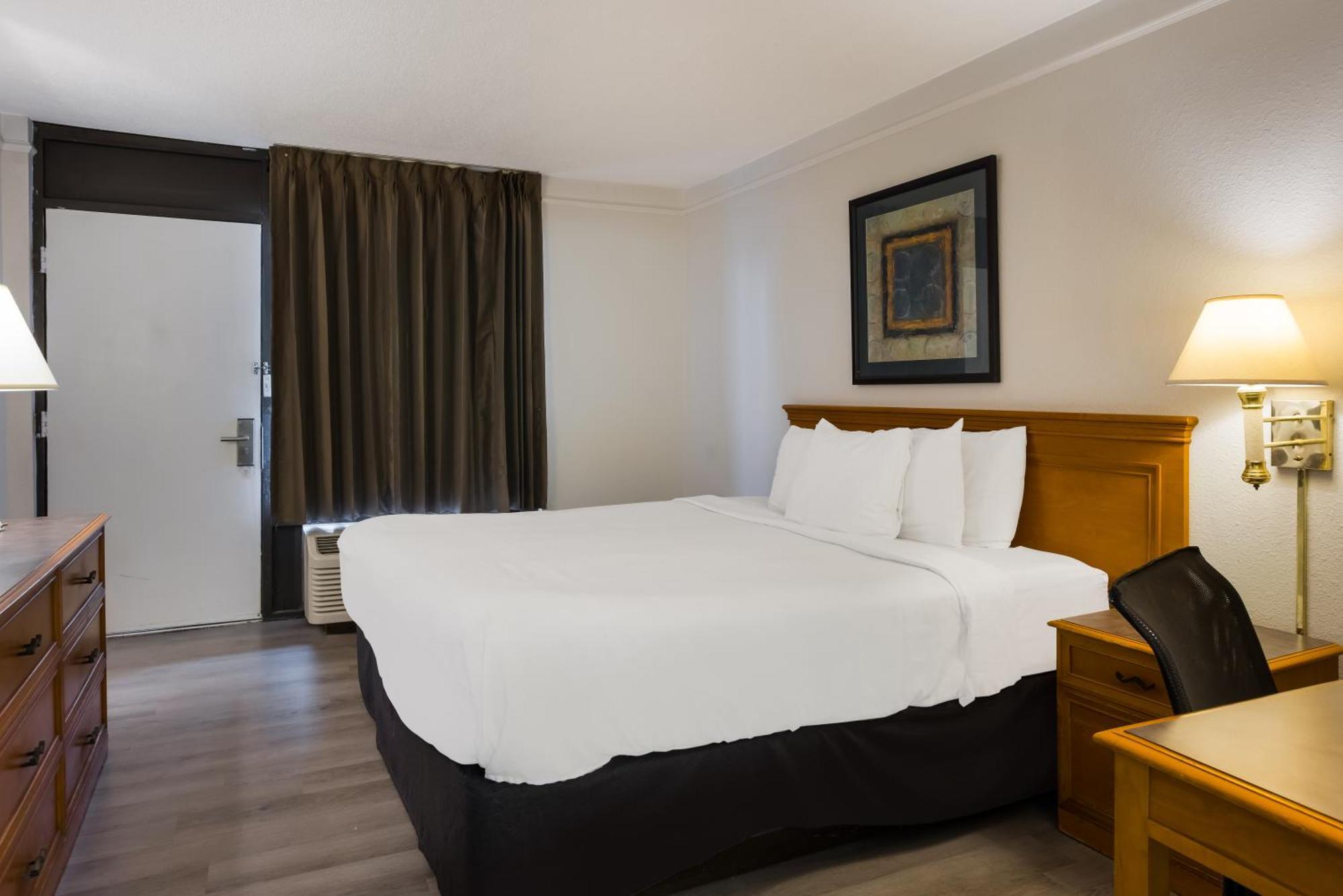 Lodge Super 8 By Wyndham Savannah
