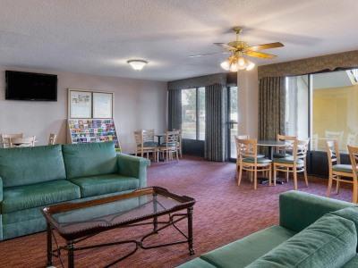 Lodge Super 8 By Wyndham Savannah