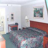 Super 8 By Wyndham * Savannah